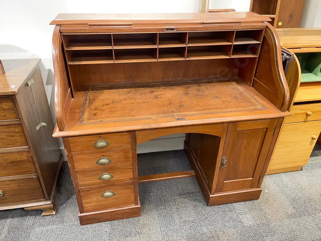 Kauri Roll Top Desk Image 1++