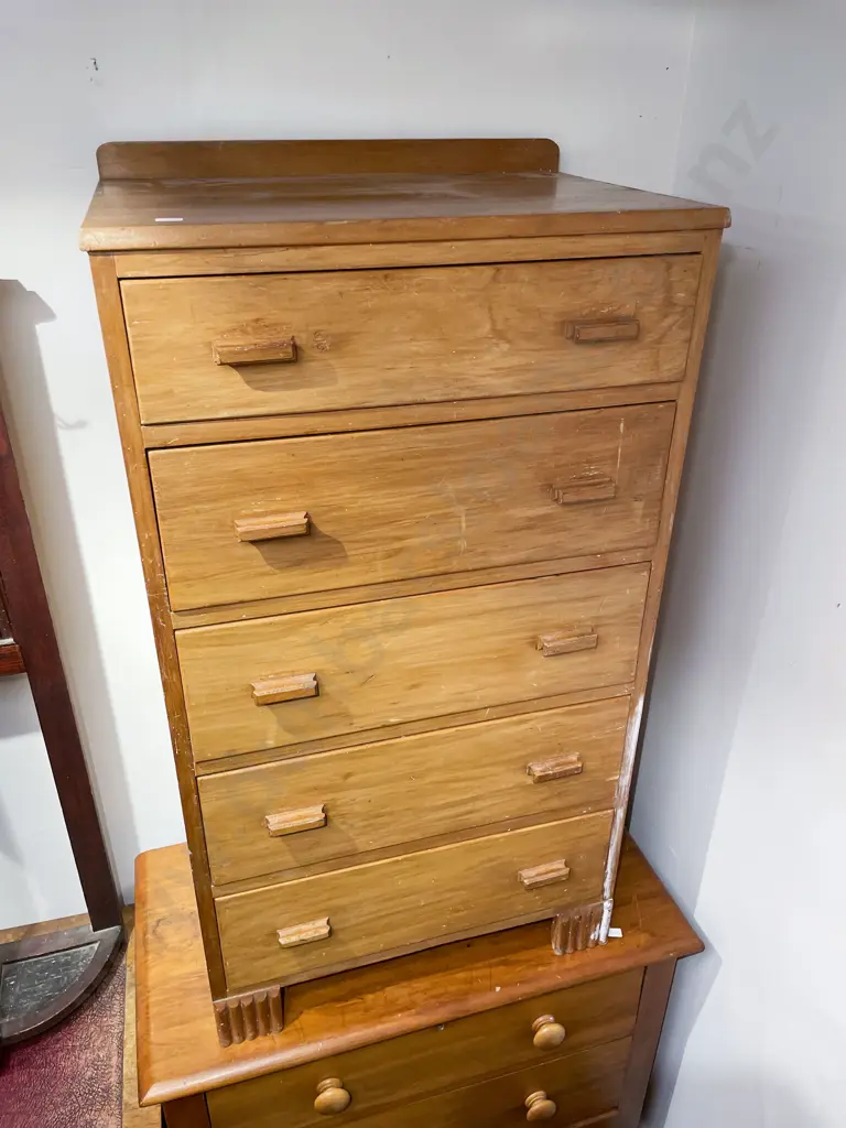 Five Drawer Chest of Drawers Image 1++