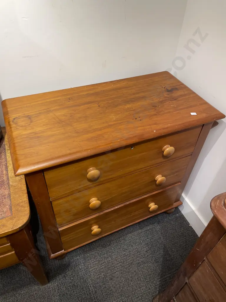 Kauri Three Drawer Chest of Drawers Image 1++
