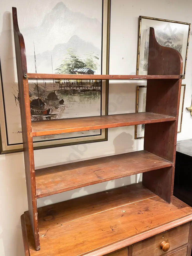 Two Wall Hug Open Shelves Image 1++
