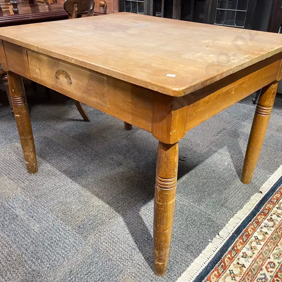 Rimu Kitchen Table