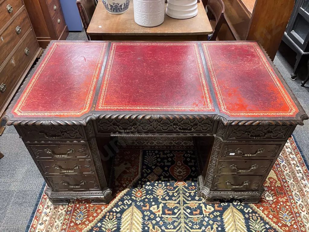 Fine Quality Early C20th Chippendale Style Kneehole Desk with Red Leather Inserts to the Top Image 1++