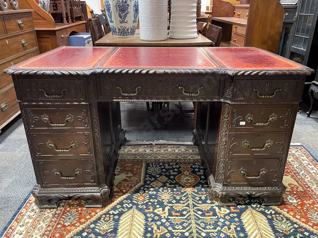 Fine Quality Early C20th Chippendale Style Kneehole Desk with Red Leather Inserts to the Top Image 1++