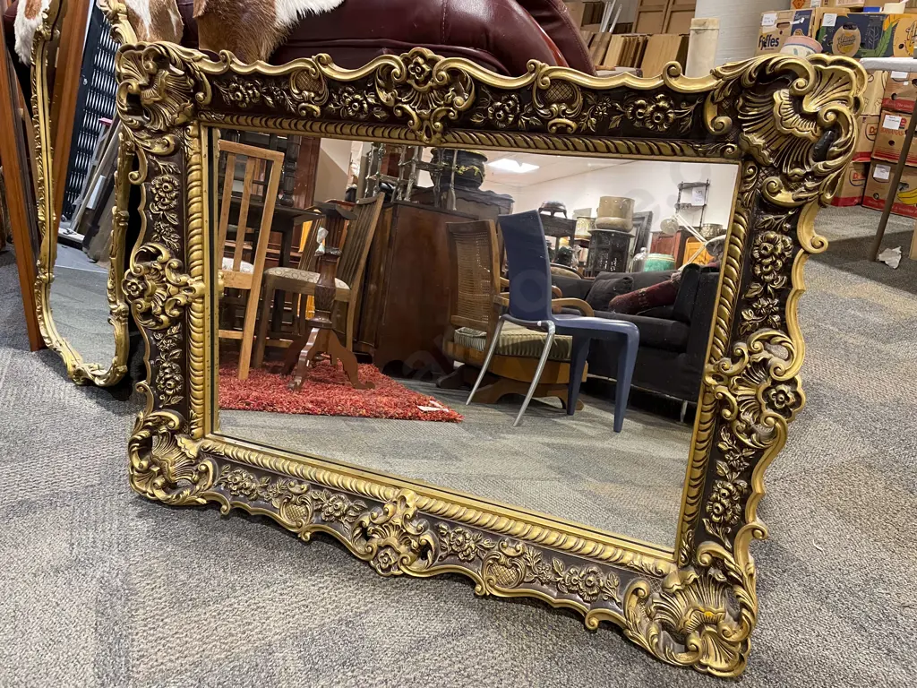 Gilt Framed Wall Mirror Image 1++