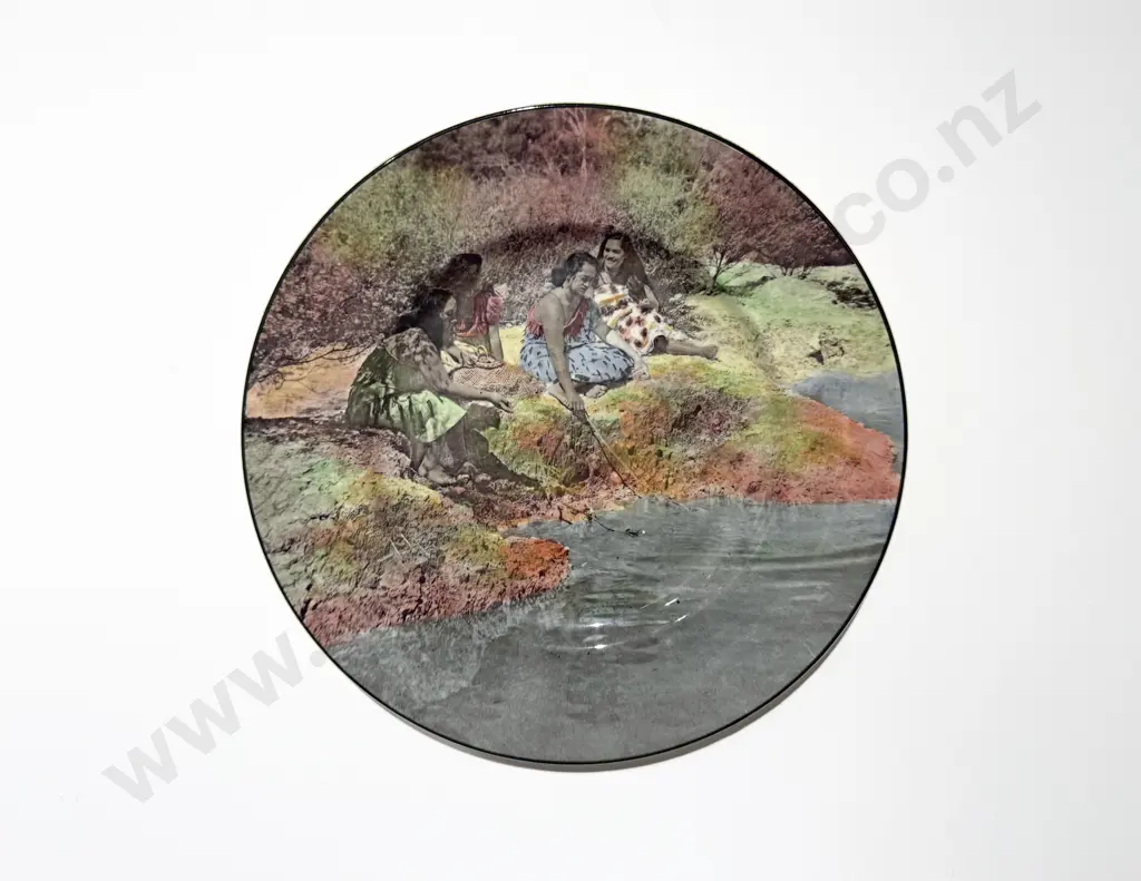 Royal Doulton Decorative Plate 26.5cm Dia Image 1++