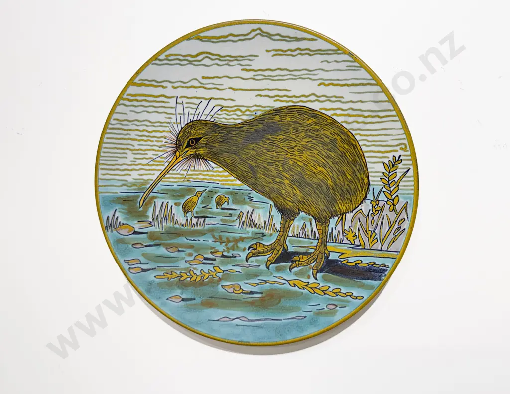Gibsons & Paterson Ltd "Kiwi" Wall Plate Image 1++