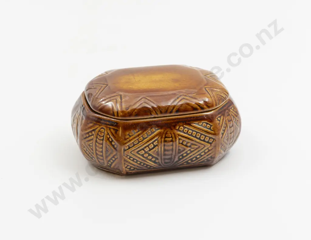 Crown Lynn Wharetana Cigarette Box 13cm L Image 1++