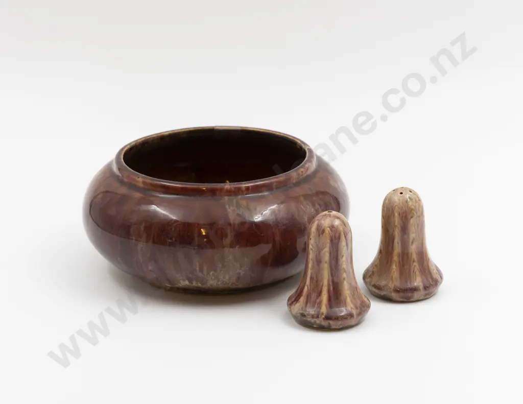 Early Crown Lynn Ambrico Shallow Posy Bowl & Salt and Pepper Image 1++