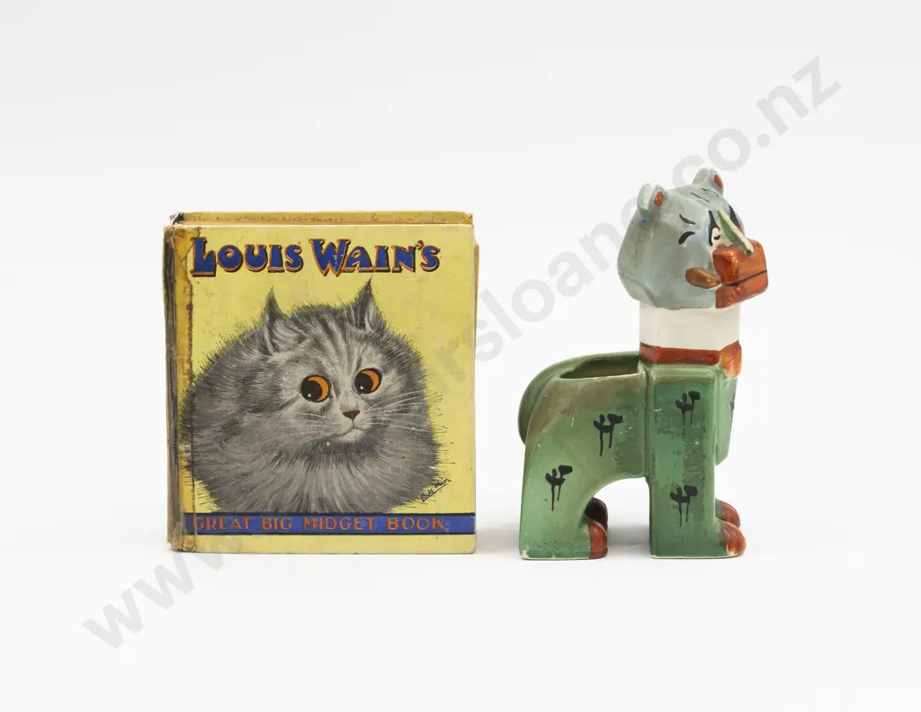 Louis Wain 'Haw Haw' Spill Vase Modelled as a Cat 13cm H Image 1++
