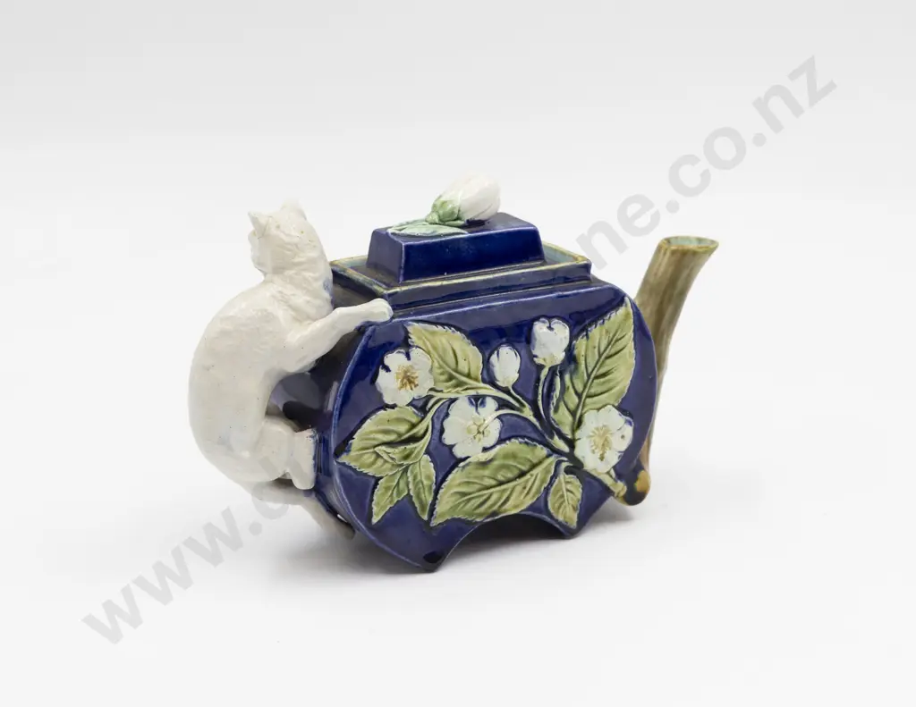 Possible George Jones Majolica Teapot with Cat Handle Image 1++