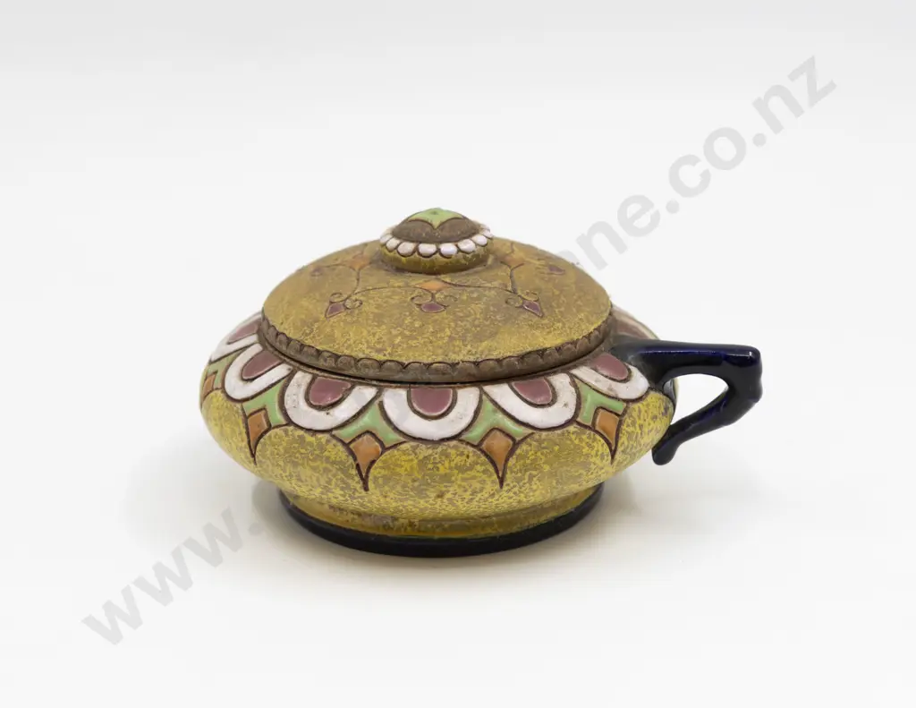 Amphora Squat Lidded Bowl 16cm Diameter Image 1++