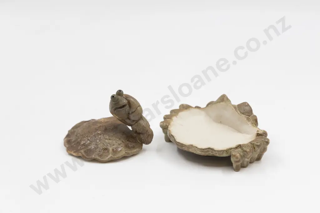 Cobridge Stoneware Grotesque Crab "Claude" 14cm L Image 1++