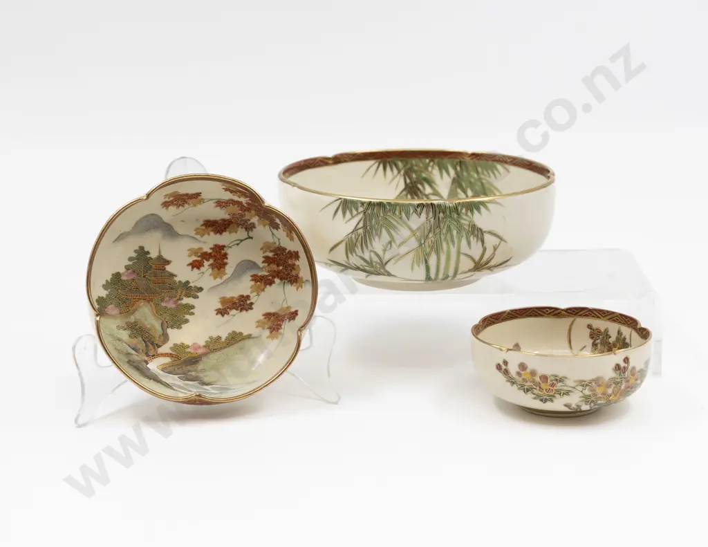 Three Satsuma Bowls Largest 16cm Dia Image 1++