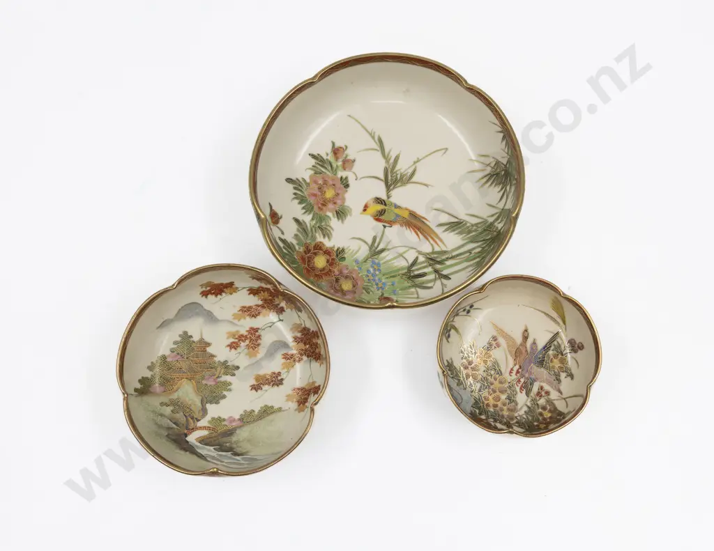 Three Satsuma Bowls Largest 16cm Dia Image 1++