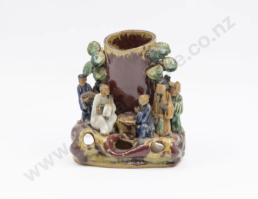 Sumida Gawa Figural Vase 18cm H Image 1++