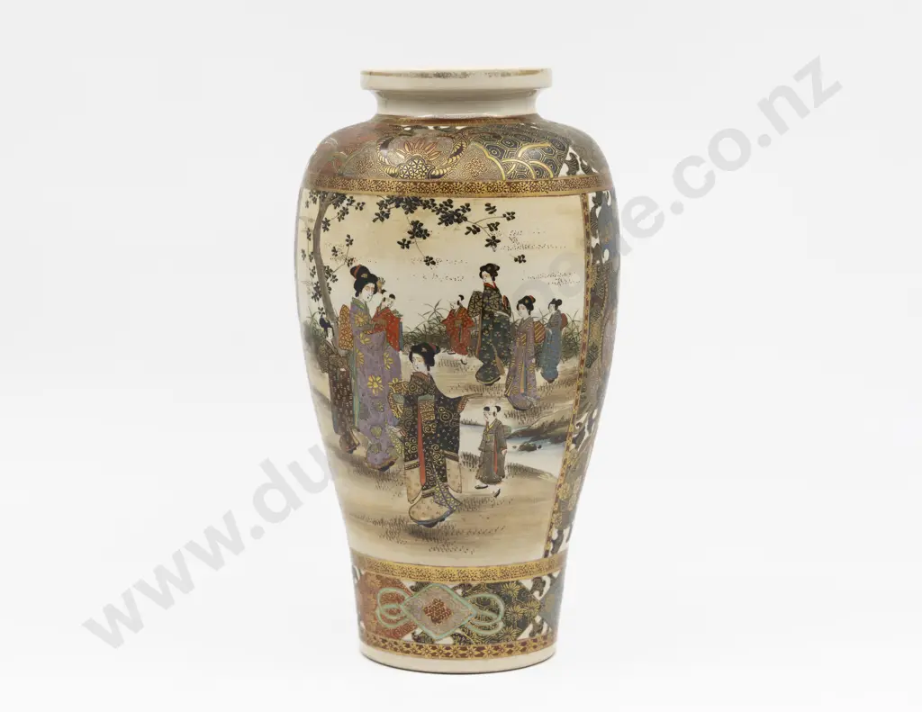 Large Satsuma Vase 30.5cm H Image 1++