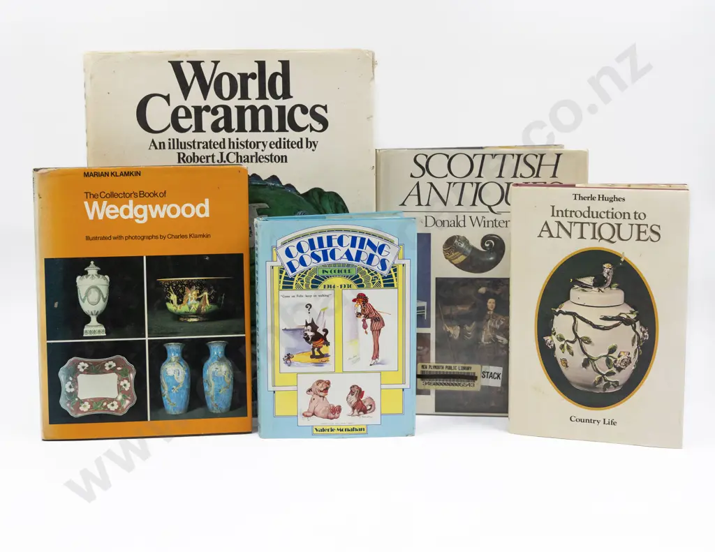 Five Assorted Antiques & Collecting Reference Volumes Image 1++