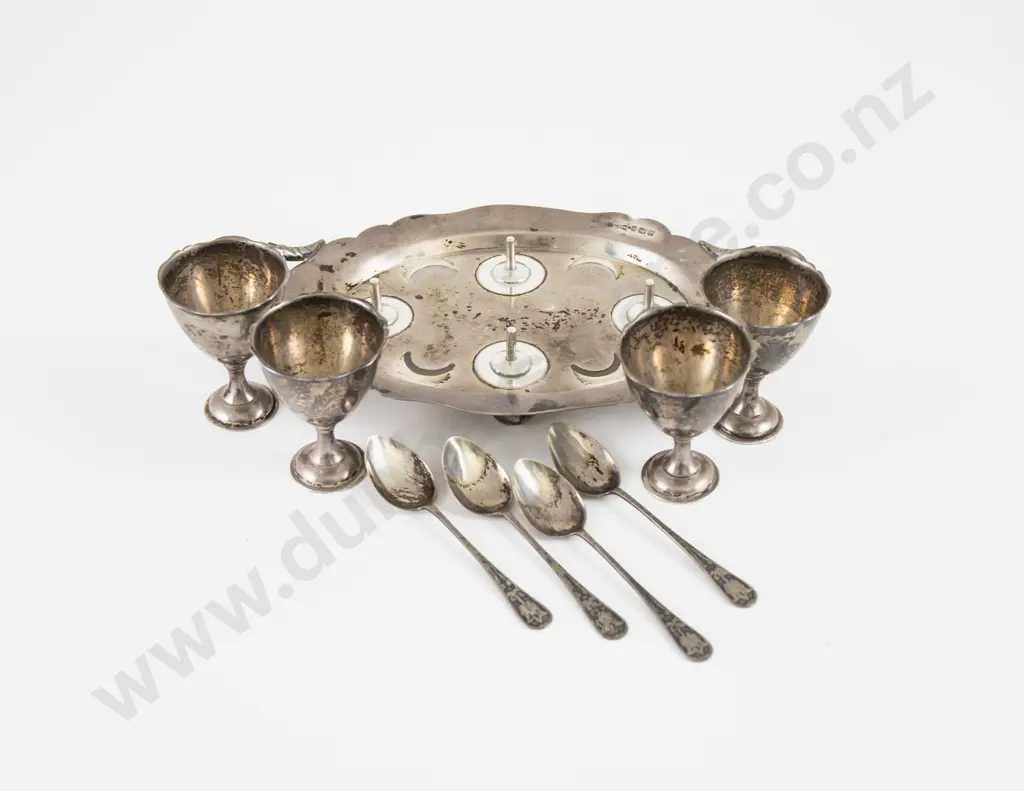 Geo V S/S Egg Cruet by Walker & Hall & 4 Associated S/S Spoons Image 1++