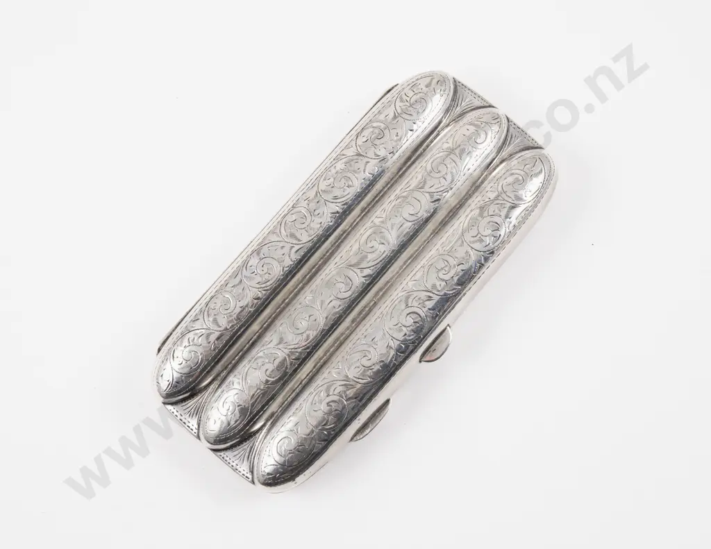 EdwVII S/S Bright Cut Three Sectional Cigar Case Image 1++