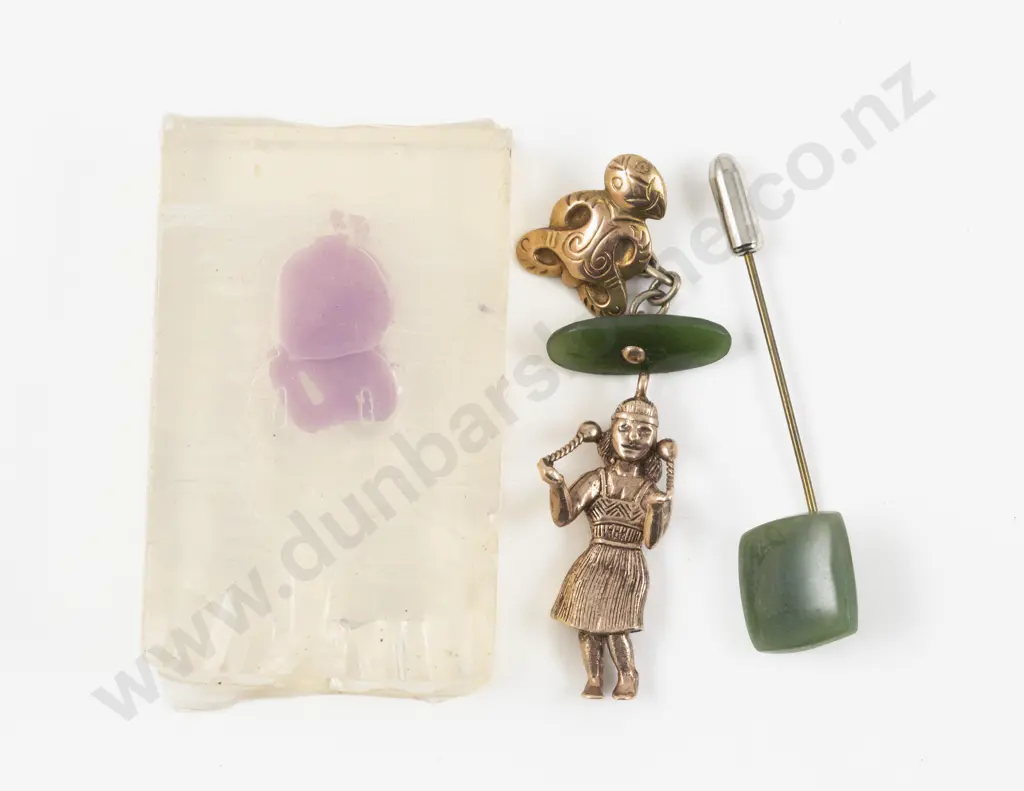 9ct Maori Wahine Charm approx 8gms Image 1++
