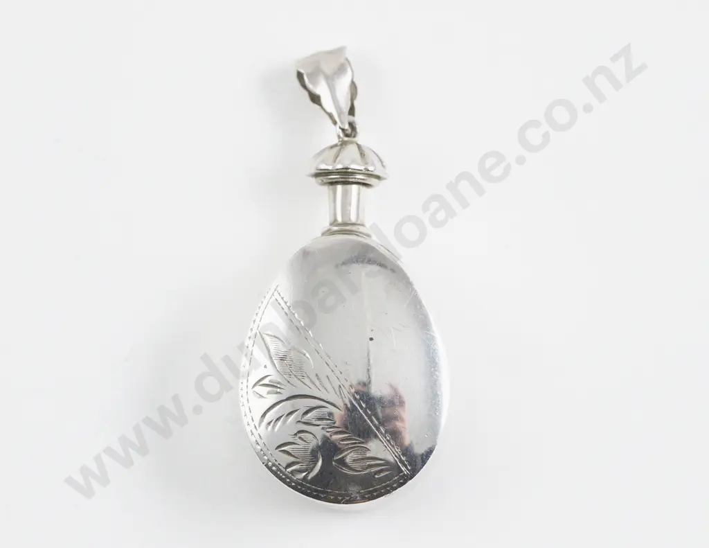 S/S Engraved Perfume Bottle Pendant Image 1++