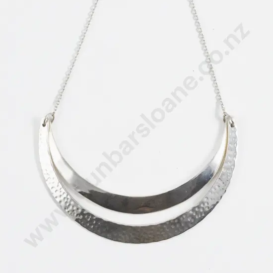 S/S Modern Crescent Pendant on Neck Chain