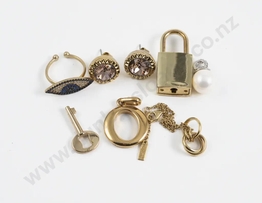 Mimco Gold Plated Pink Crystal Stud Earrings Image 1++