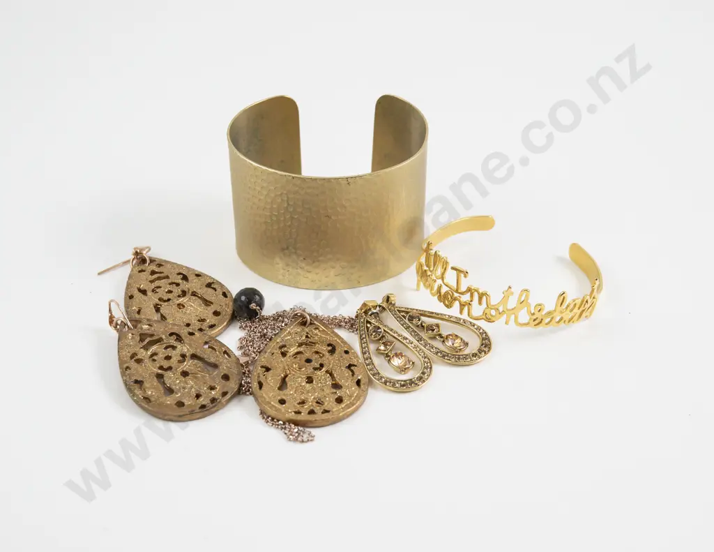 Pair Monet Crystal Pendant Drop Earrings with Filigree Style Earrings and Matching Pendant Image 1++