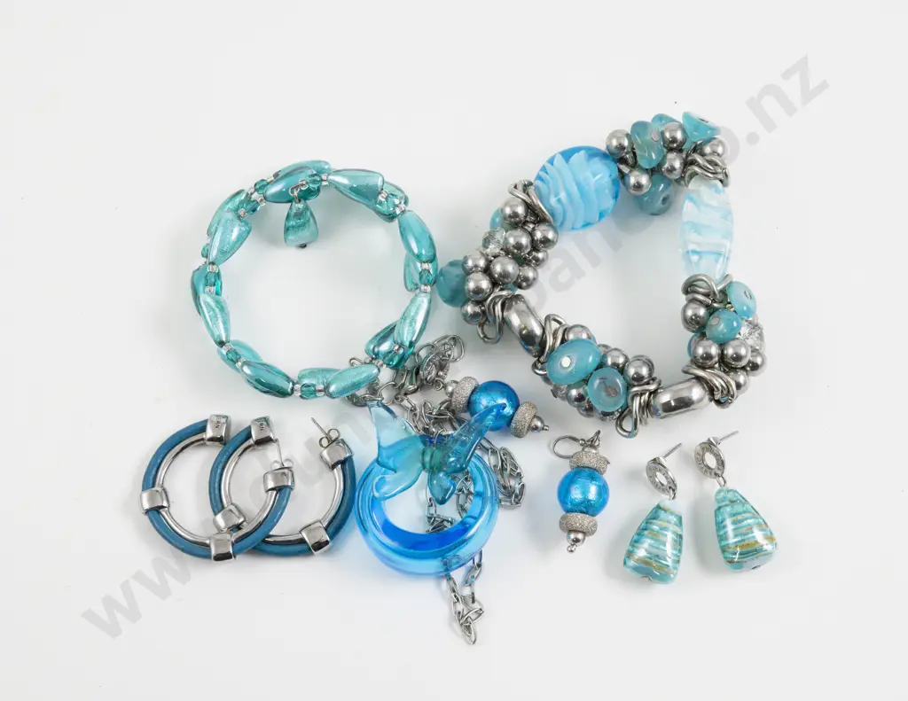 Antica Murrina Venezia Murano Glass Bracelet with Pendant Earrings and Three Others Image 1++