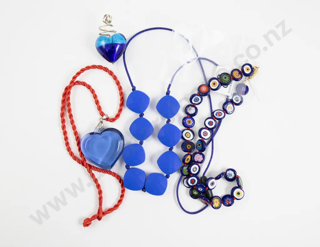 Single Strand Murano Glass Bead Necklace with Glass Heart Pendant and Two Others Image 1++