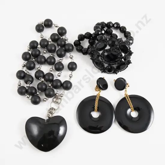 Trelise Cooper French Jet Bead Bracelet together with Necklace and Pair Earrings
