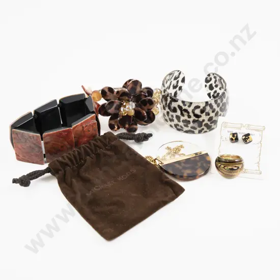 Michael Kors Circular Tortoise Shell Pendant on Gold Plated Neck Chain with Assorted Costume Jewellery