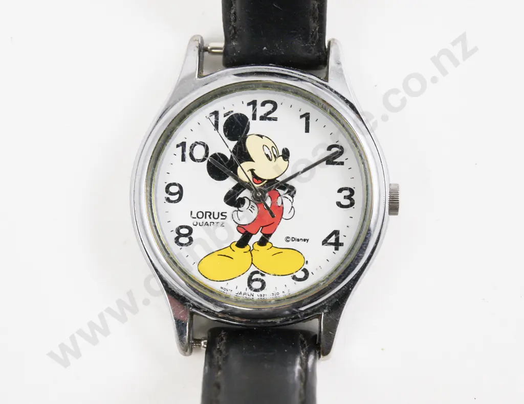 Vintage Mickey Mouse Quartz Wrist Watch Image 1++
