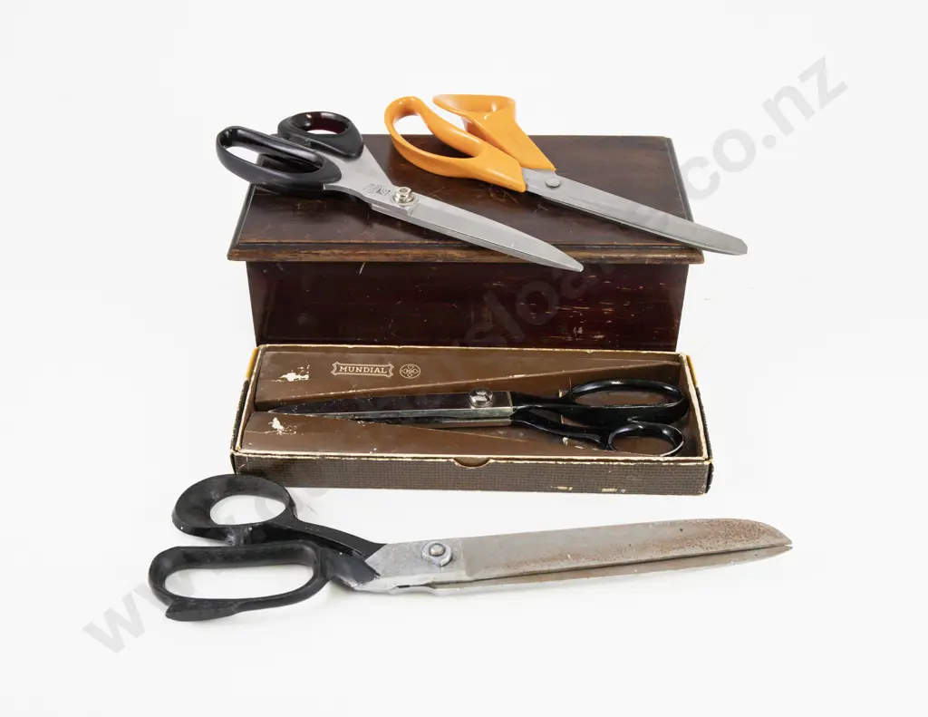 Pair Taylors Scissors Boxed Pinking Shears Two Modern Pair Scissors and Work Box Image 1++
