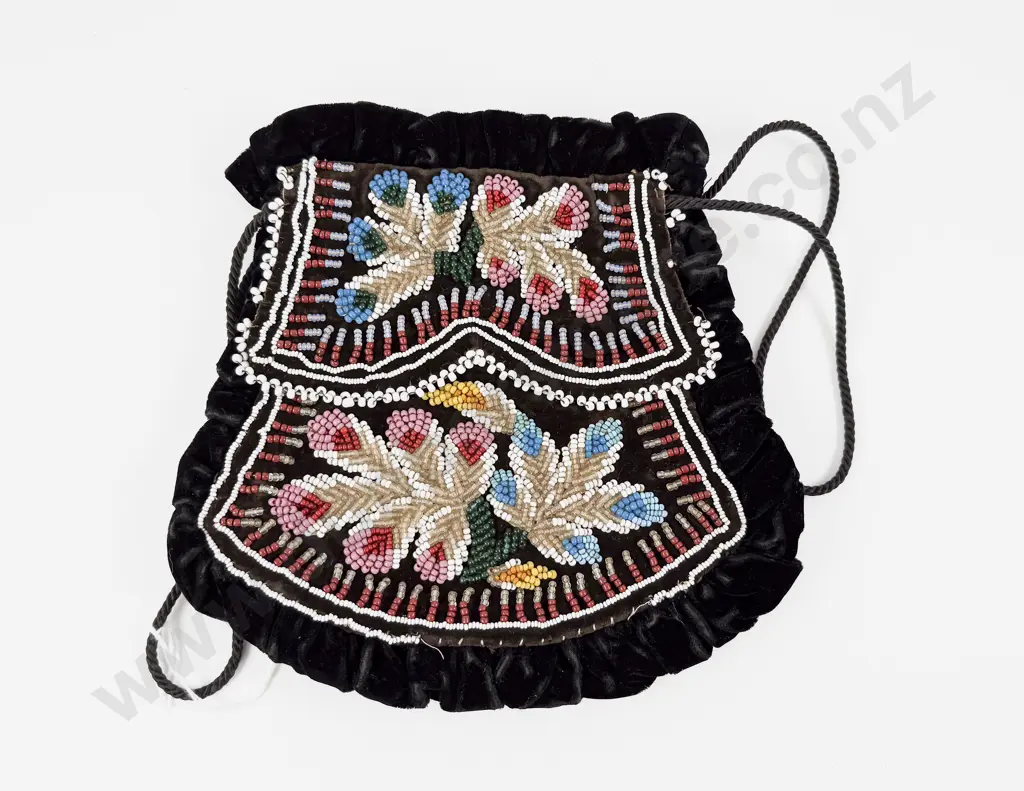 Antique Iroquois Native American Bead Work Purse (some losses) Image 1++
