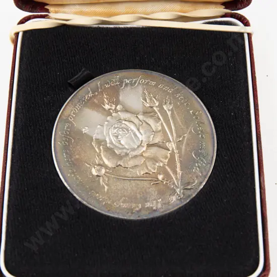 1977 Spink QEII Silver Jubilee Commemorative Silver Medal