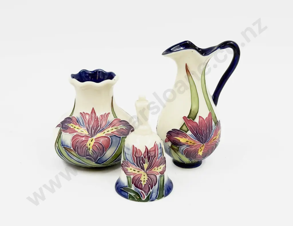 Three Pieces of Old Tupton Ware China Image 1++