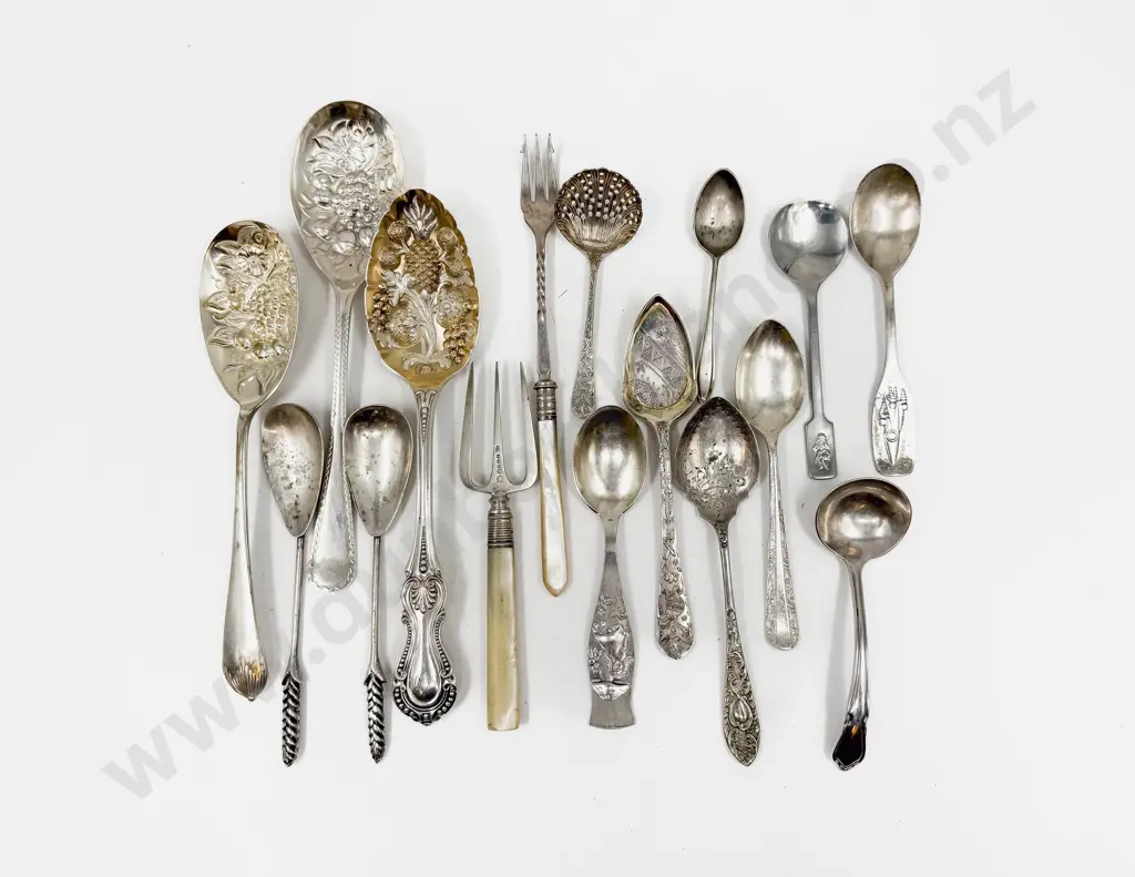 Small Qty of Assorted S/P Cutlery Image 1++