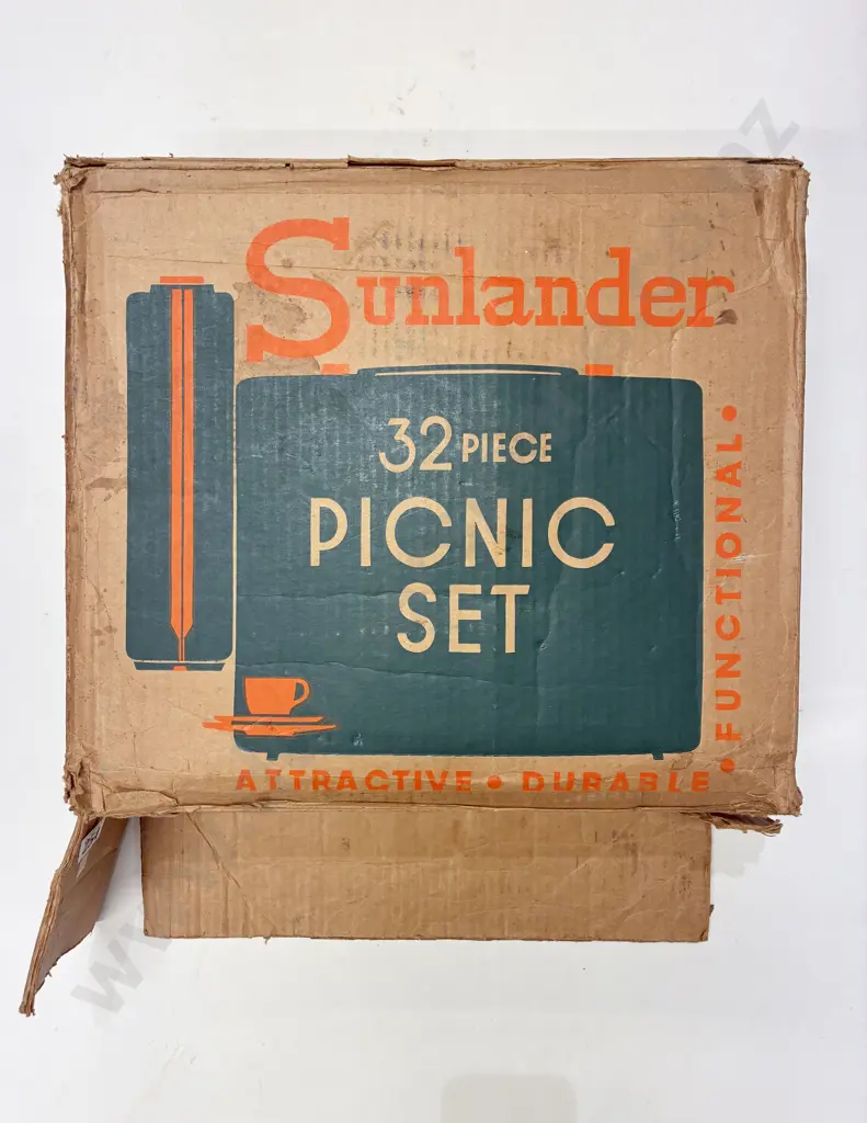 Vintage Cased Picnic Set In Original Box Image 1++