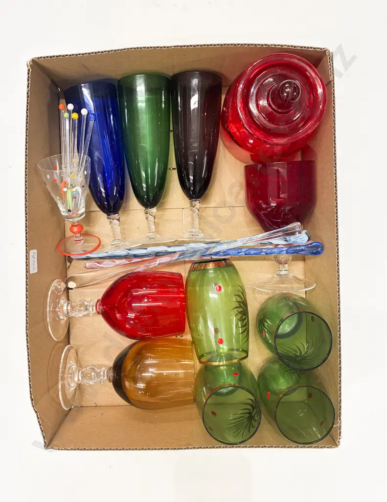 Qty of Assorted Coloured Glass Together with Art Glass Swizzel Sticks Image 1++
