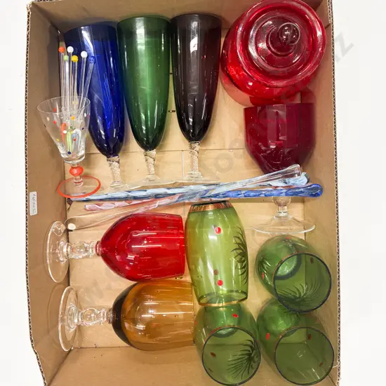 Qty of Assorted Coloured Glass Together with Art Glass Swizzel Sticks