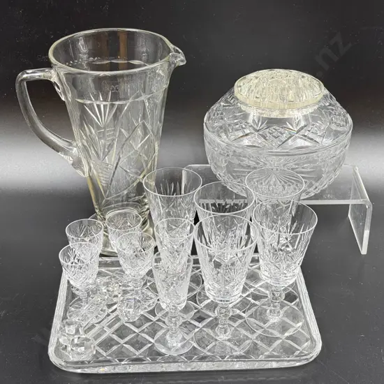 Small Qty of Assorted Glass Ware