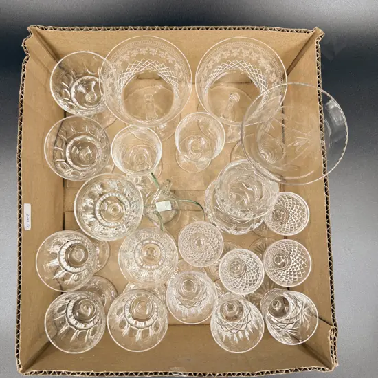 Small Qty of Assorted Crystal and Glass Ware