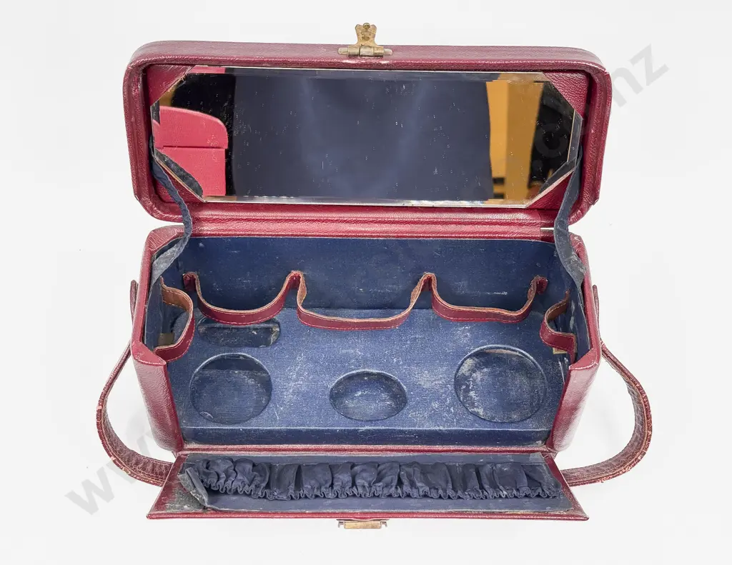 Travel Makeup Bag Image 1++
