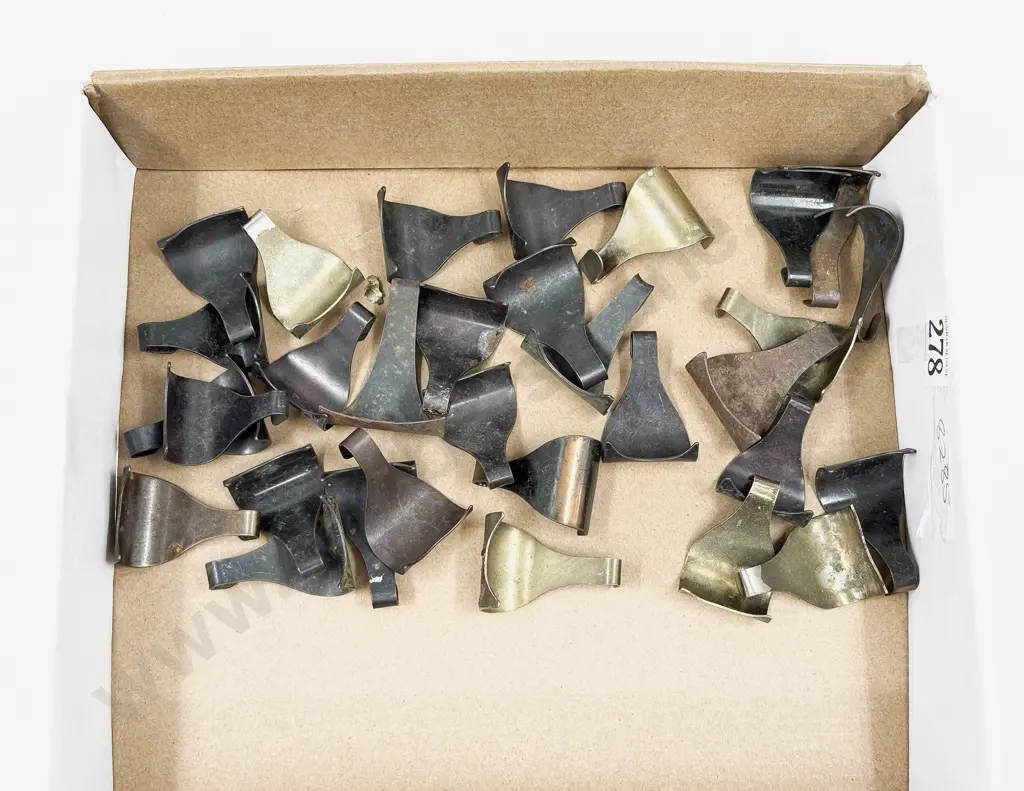 Small Qty of Assorted Vintage Hooks Image 1++