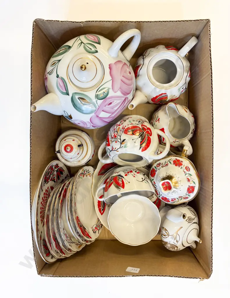 Qty of Assorted Fancy China Image 1++