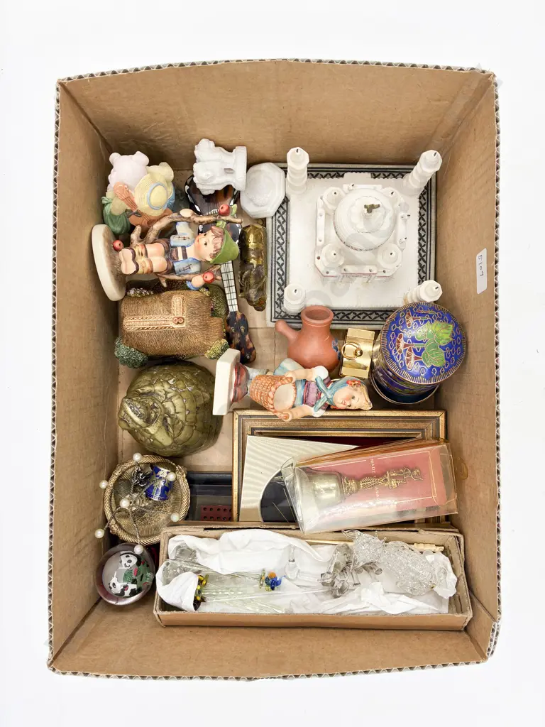 Box Qty of Assorted Figures and Ornaments Etc Image 1++