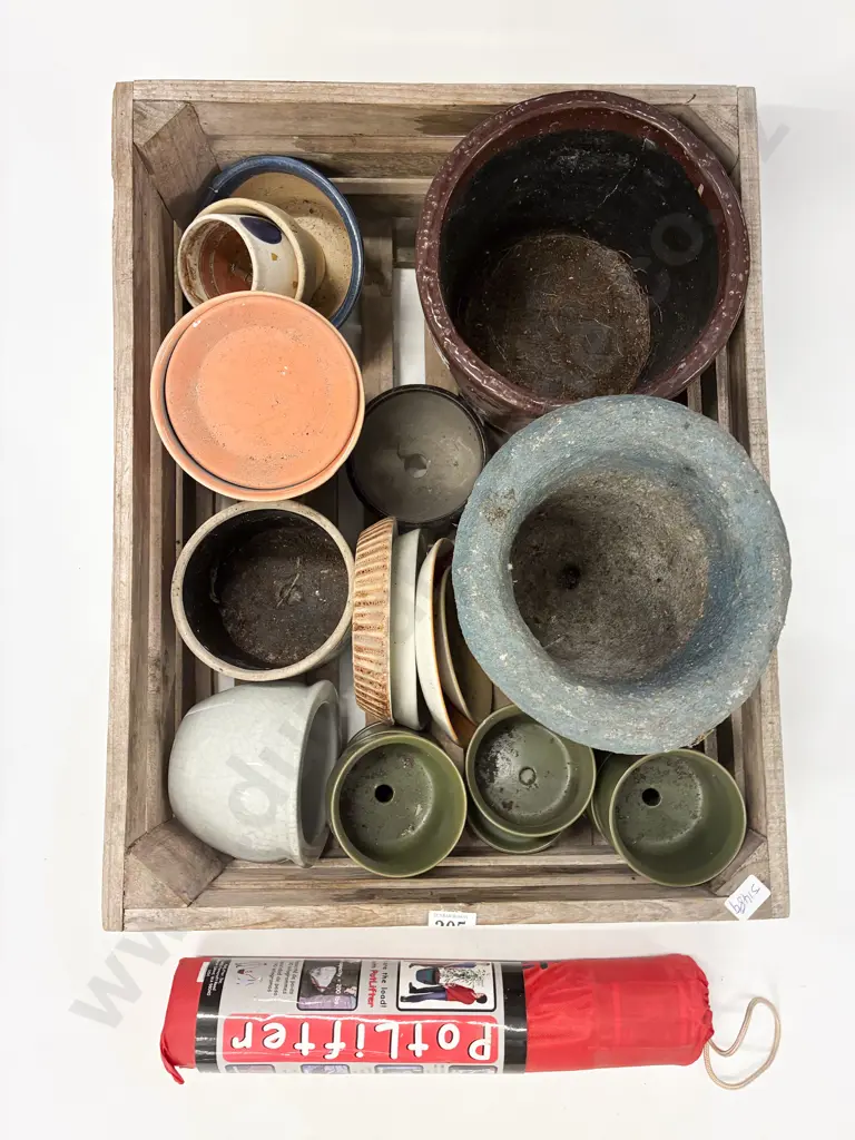 Qty of Assorted Garden Pots Image 1++