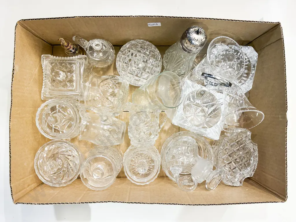Box Qty of Assorted Crystal and Glass Ware Image 1++