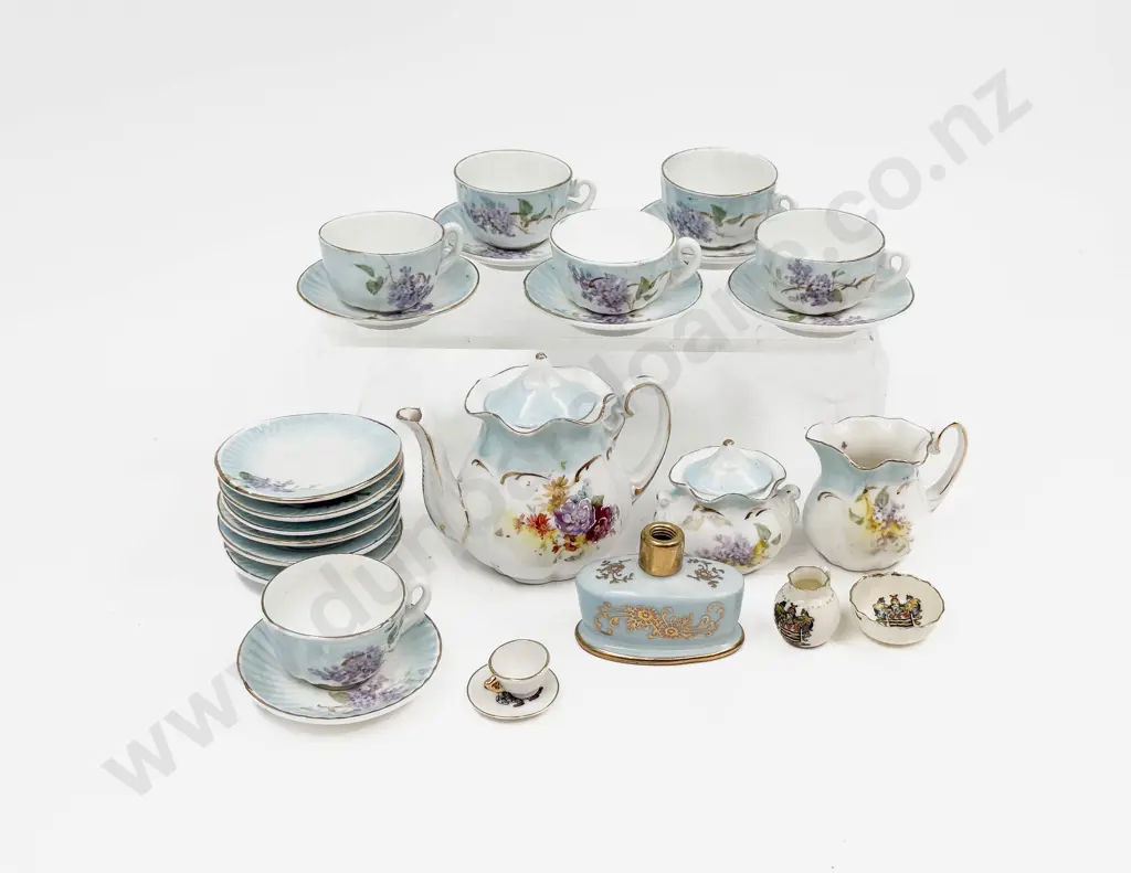 Qty of Assorted Miniature China Image 1++